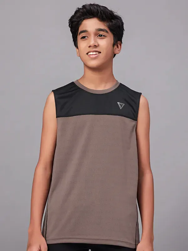 Boys Colorblock Slim Fit Crew Neck T-shirt with TECHNO GUARD