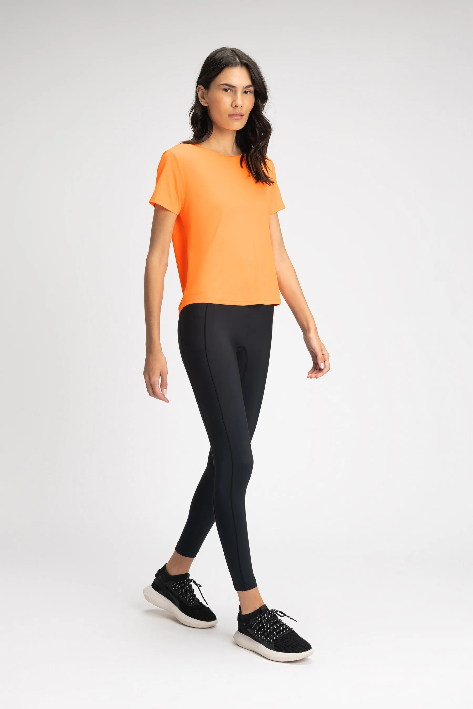 Dynamic Cropped T-Shirt