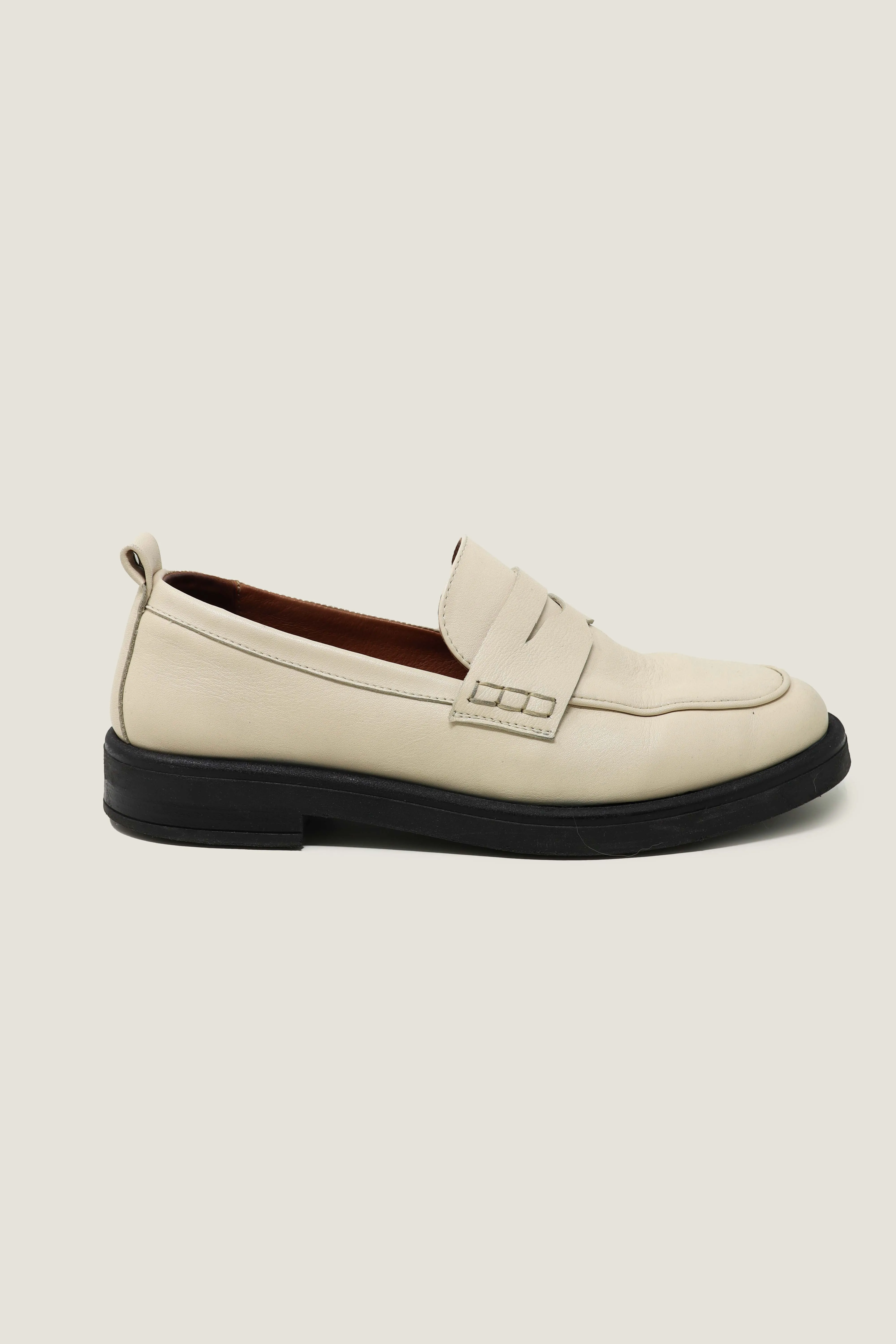 Leather Loafers | Cream