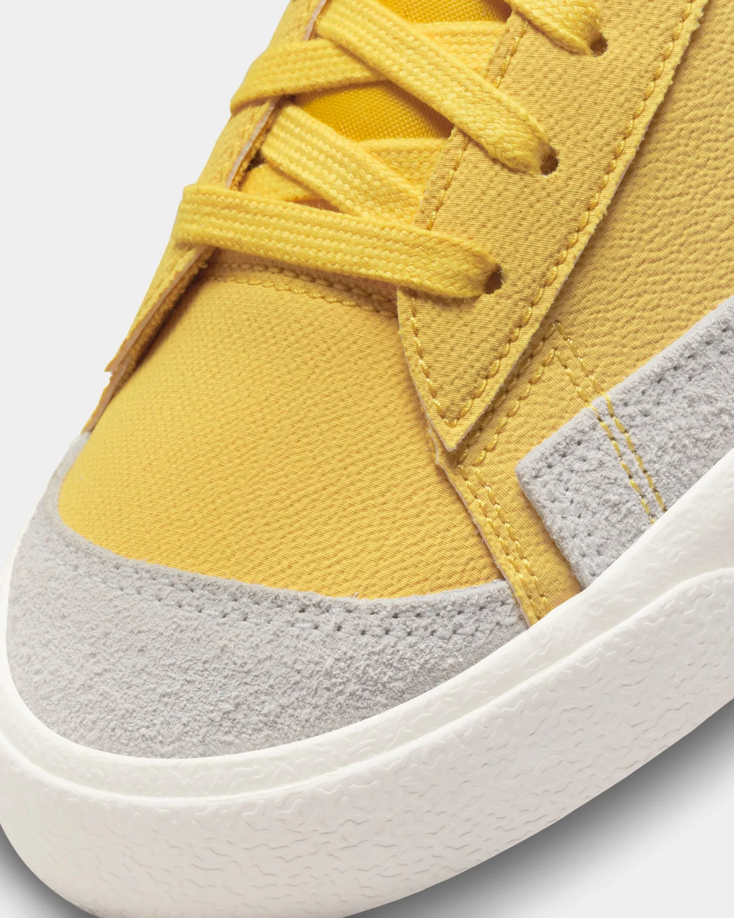 Nike Blazer Mid '77 Vivid Sulfur/Sail/White