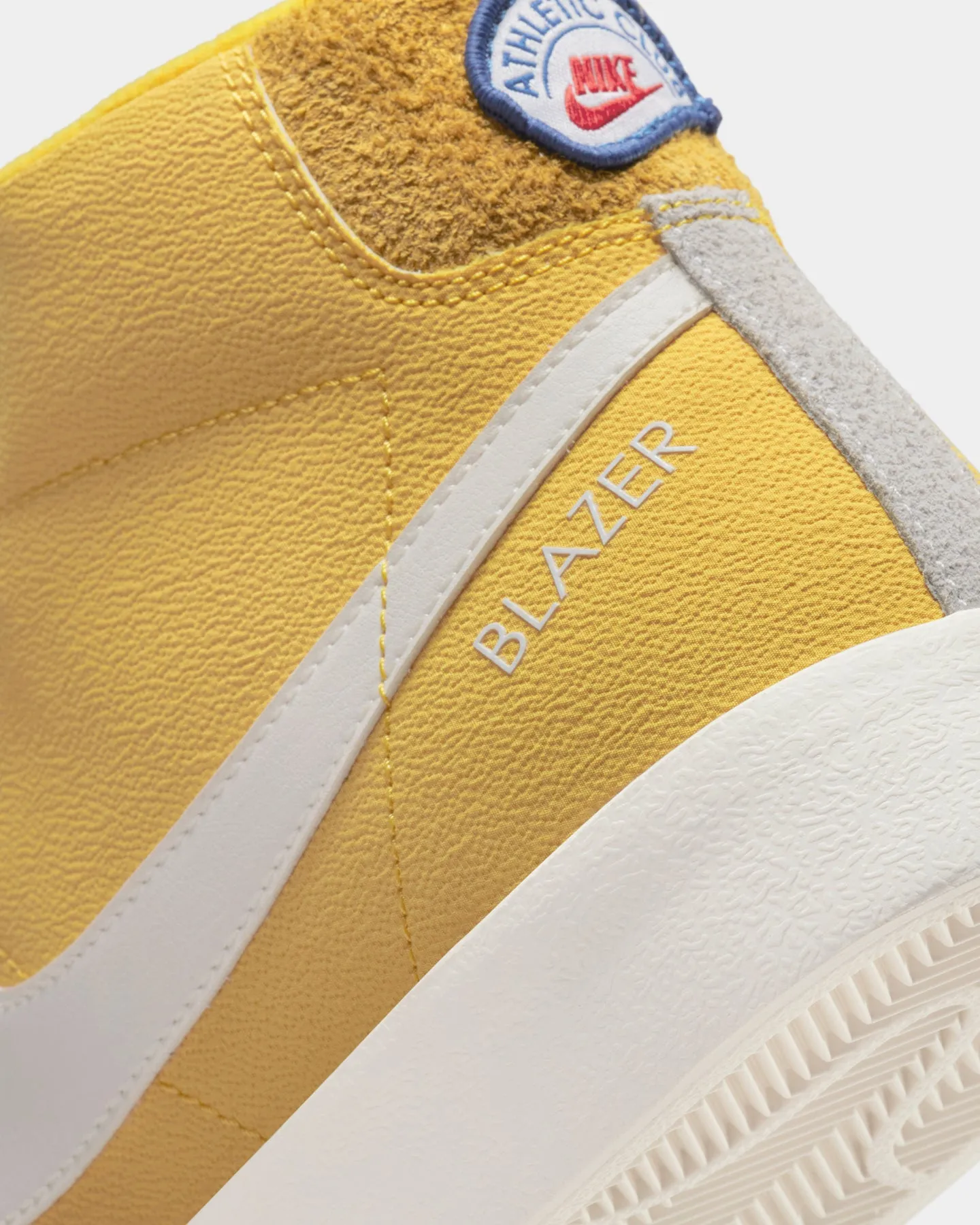 Nike Blazer Mid '77 Vivid Sulfur/Sail/White