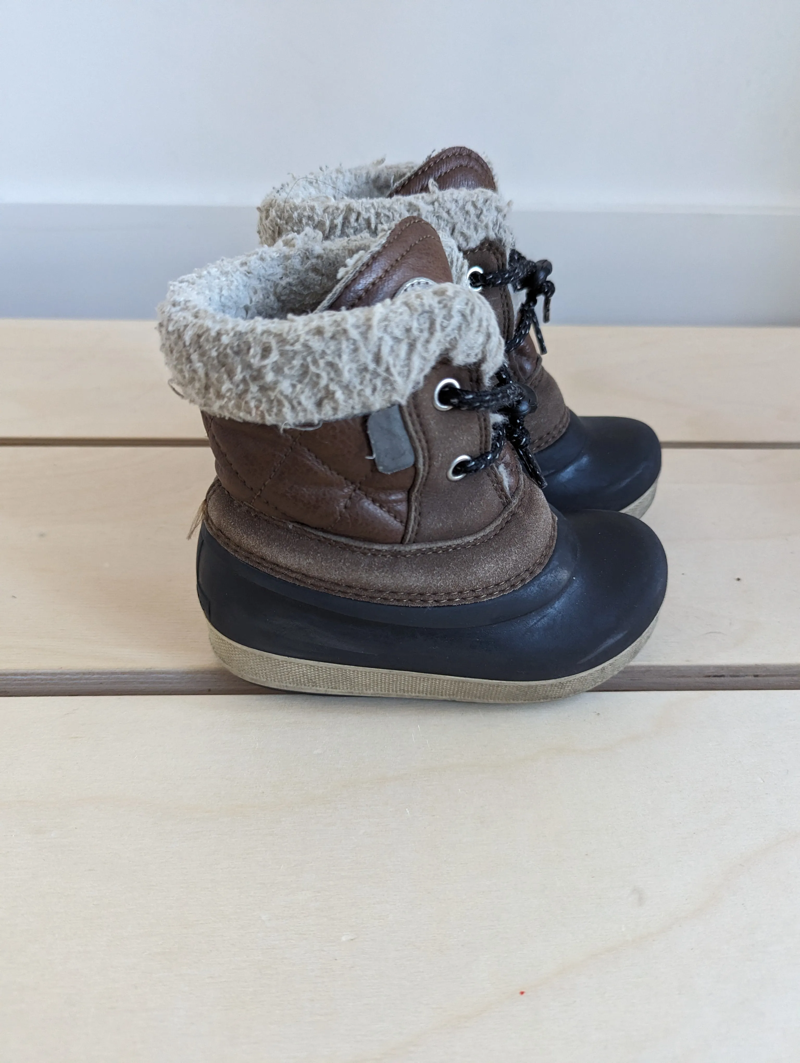 Olang Winter Boots (23-24) PLAY Condition