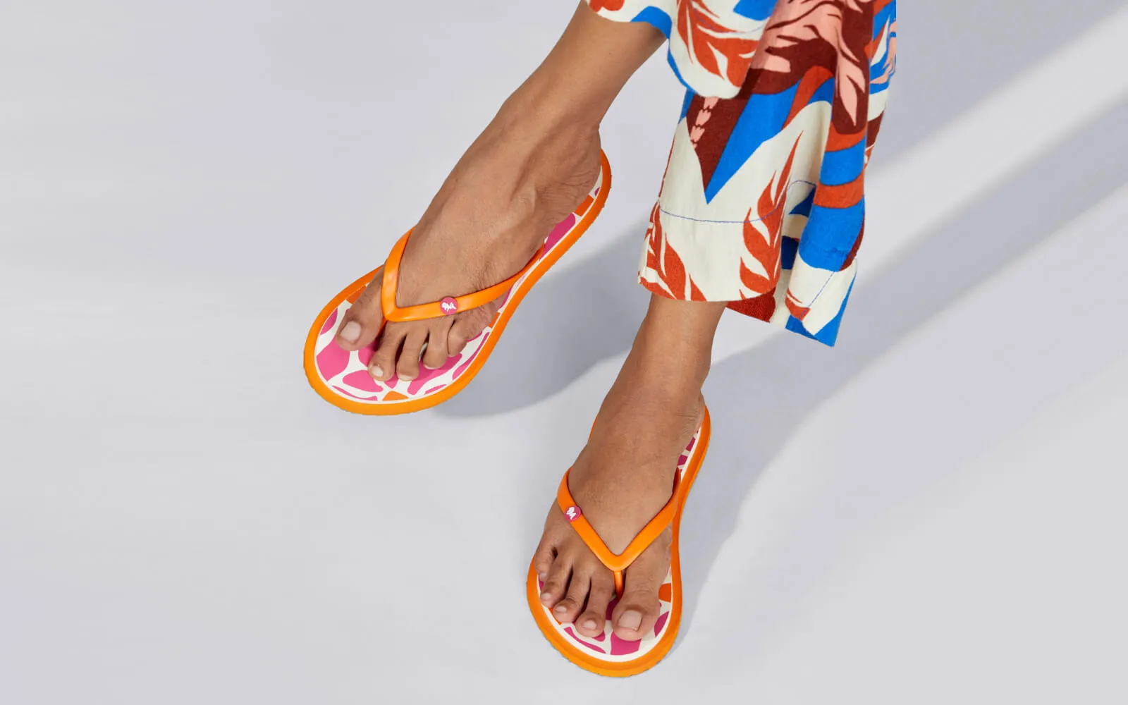 Printed Flip Flops : Pink