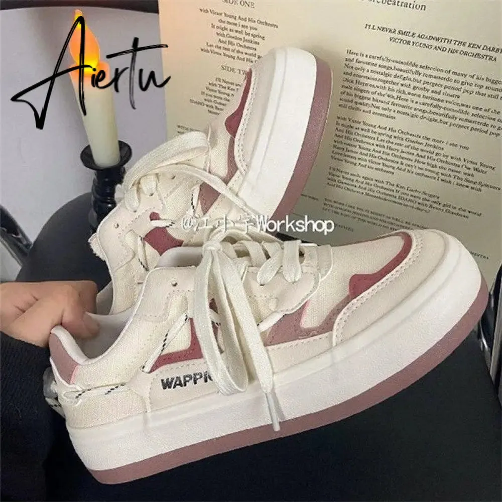 White Japanese Platform Canvas Sports Running Shoes Women's Sneakers New Casual Design Vulcanize Flat Tennis Basket Lolita